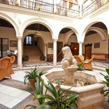 Ambiente de descanso en Hotel Palacio Marqués de la Gomera. Relájate con nuestra oferta en Sevilla
